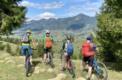 Bike si foto: in saua bicicletelor la poalele Calimanilor si prin muntii Bargau