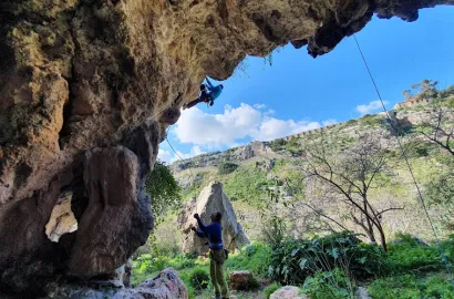 Accidente la escaladă - căderi pe sol