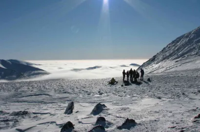 Trecerea dintre ani mai aproape de soare sau minunatul revelion CAR sectia universitara Cluj