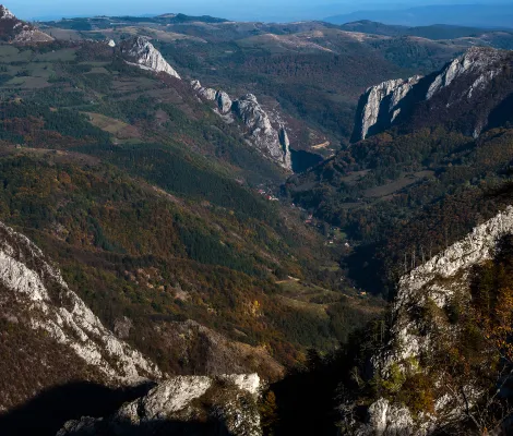 Brana Caprei - Vf. Piatra Vulturului - Vf. Piatra Cheii (Circuit) > Muntii Trascau