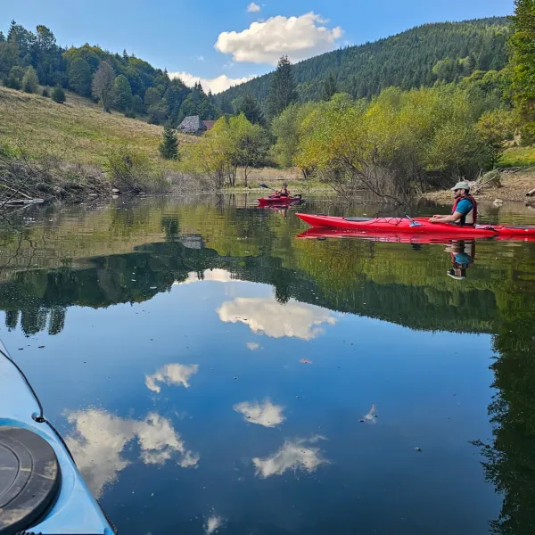 Cu caiacul pe Lacul Dragan