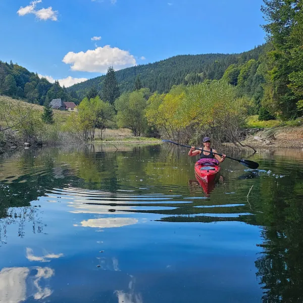 Cu caiacul pe Lacul Dragan