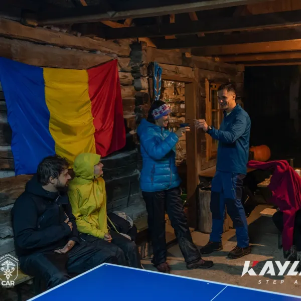 Pe urmele dacilor, KAYLAND