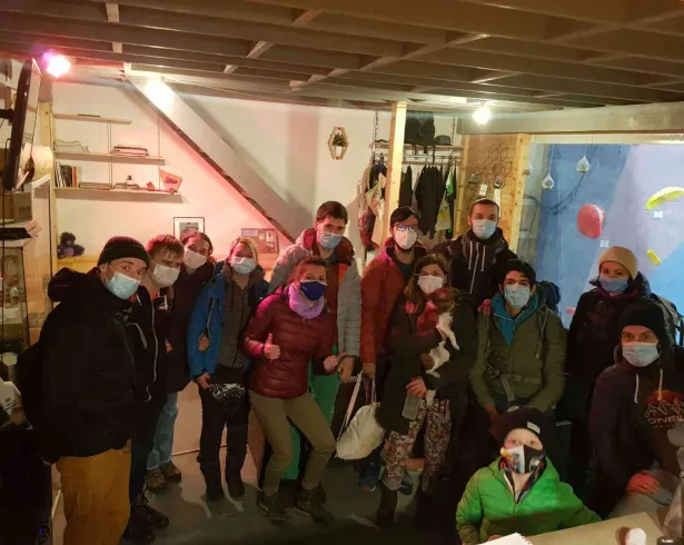 Reuniune cu gașca CAR la panou
